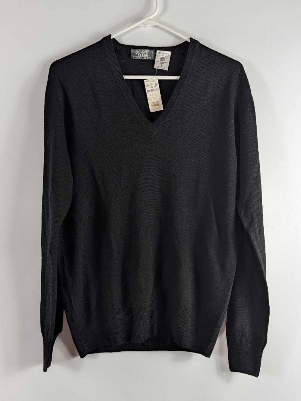 Vintage Bonwit Teller 100% Virgin Merino Wool Black V-Neck Mens Sweater Small